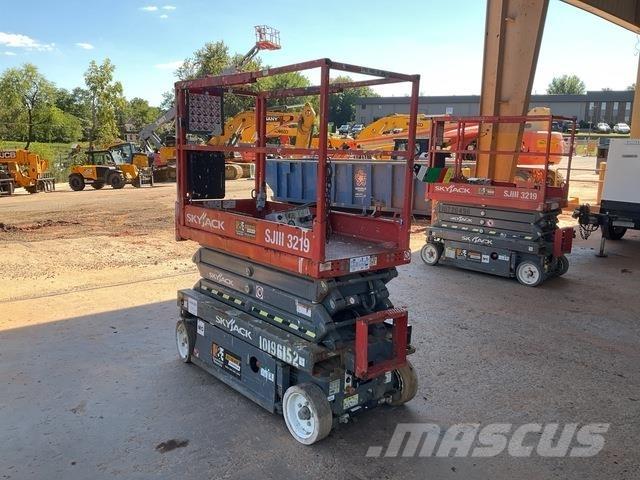 SkyJack 3219 Elevadores de tesoura