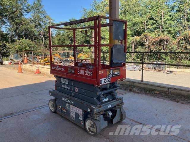 SkyJack 3219 Elevadores de tesoura