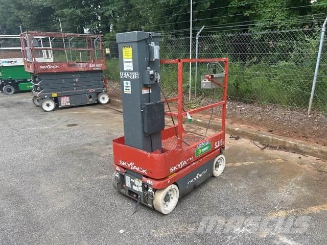 SkyJack SJ16 Plataformas de Mastro Vertical
