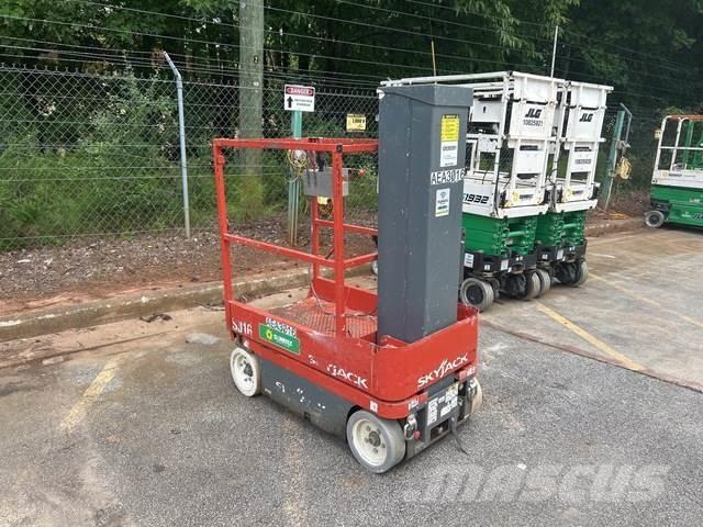 SkyJack SJ16 Plataformas de Mastro Vertical
