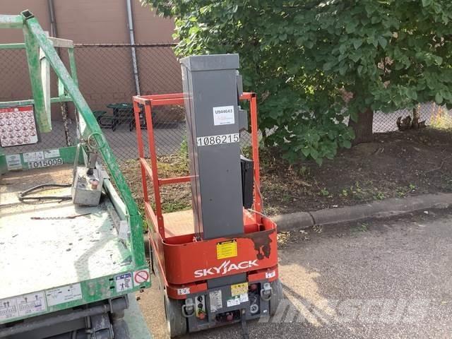 SkyJack SJ16 Plataformas de Mastro Vertical