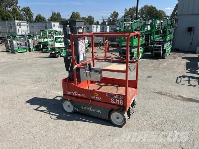 SkyJack SJ16 Plataformas de Mastro Vertical