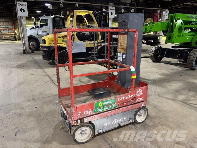 SkyJack SJ16 Plataformas de Mastro Vertical