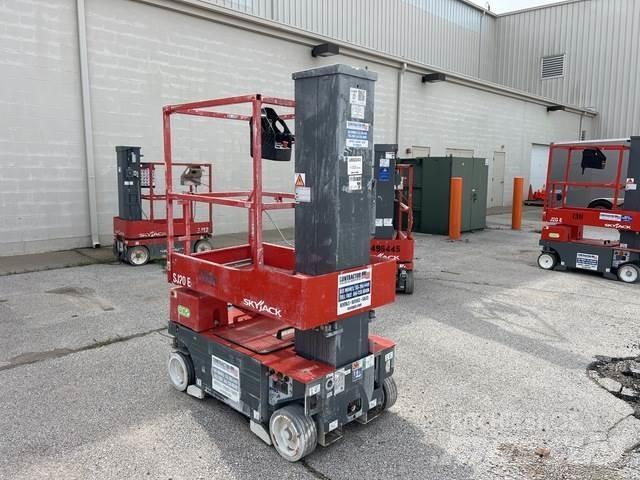 SkyJack SJ20E Plataformas de Mastro Vertical