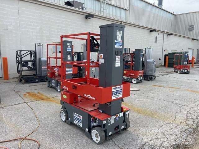 SkyJack SJ20E Plataformas de Mastro Vertical