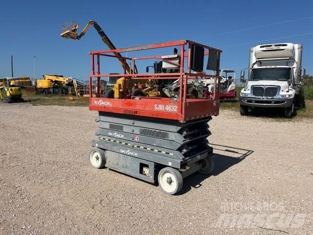 SkyJack SJ4632 Elevadores de tesoura