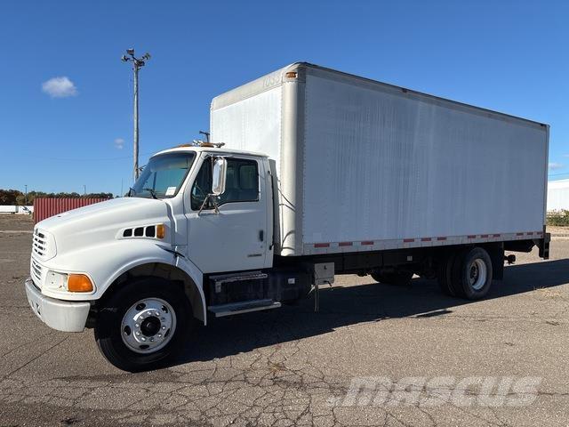 Sterling M7500 Caminhões de caixa fechada