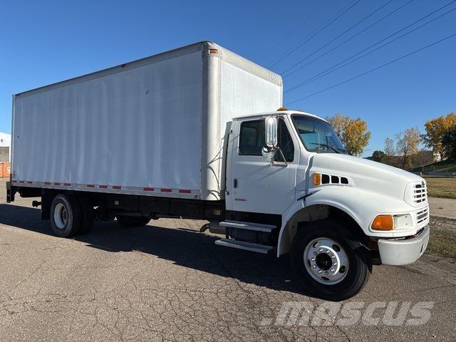 Sterling M7500 Caminhões de caixa fechada