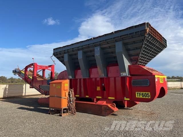 Striker TL2000 Silos e moegas