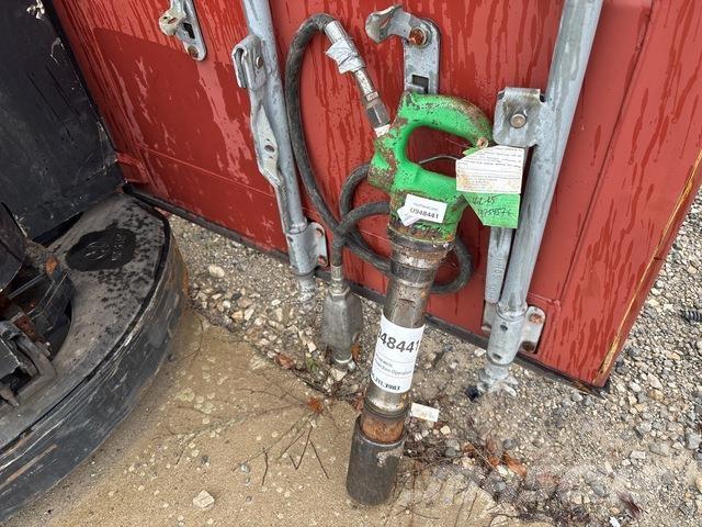  Tamco RB133 Construção - Outros
