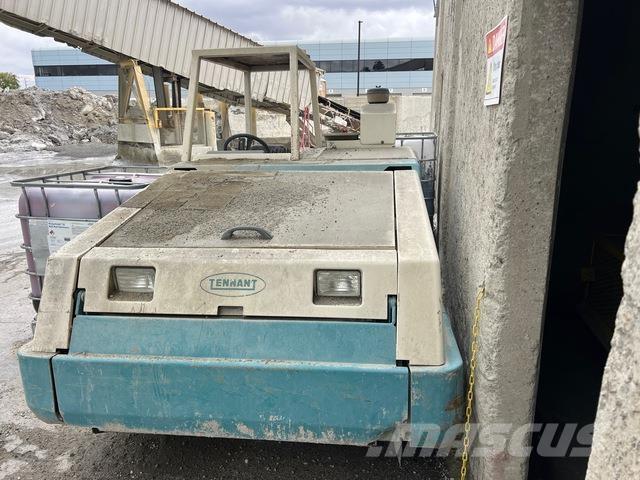 Tennant 800 Varredoras interior