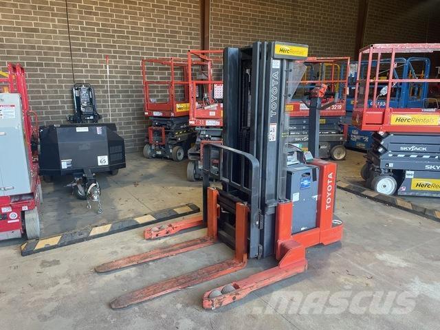 Toyota 6BWS20 Self propelled stackers