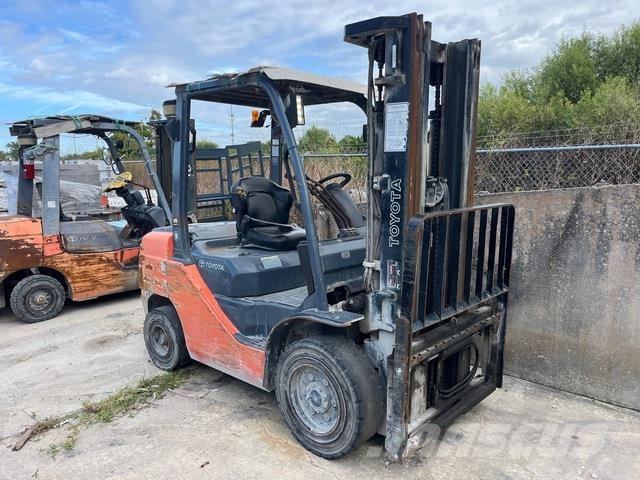 Toyota 8FDU30 Empilhadores - Outros