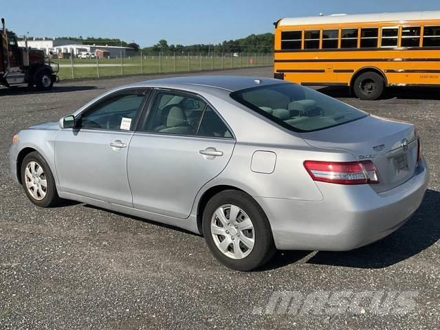 Toyota Camry Automóvel