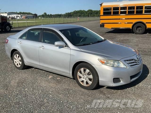 Toyota Camry Automóvel