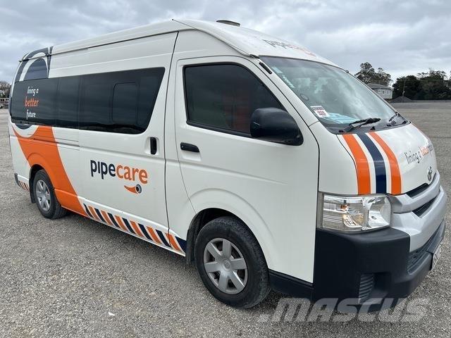 Toyota HiAce Carrinhas de caixa fechada