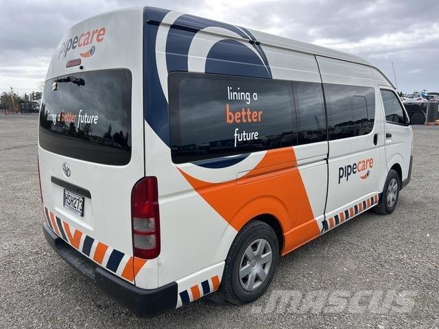 Toyota HiAce Carrinhas de caixa fechada