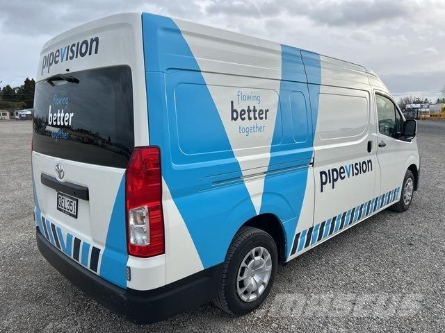 Toyota HiAce Carrinhas de caixa fechada