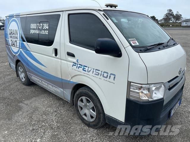 Toyota HiAce Carrinhas de caixa fechada