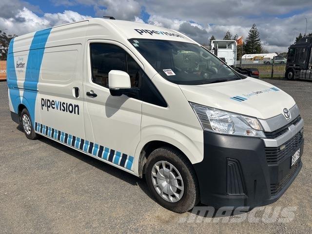 Toyota HiAce Carrinhas de caixa fechada