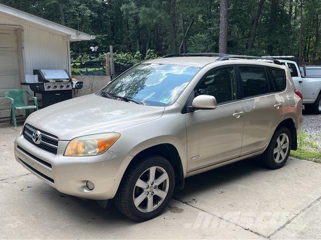 Toyota RAV4 Automóvel