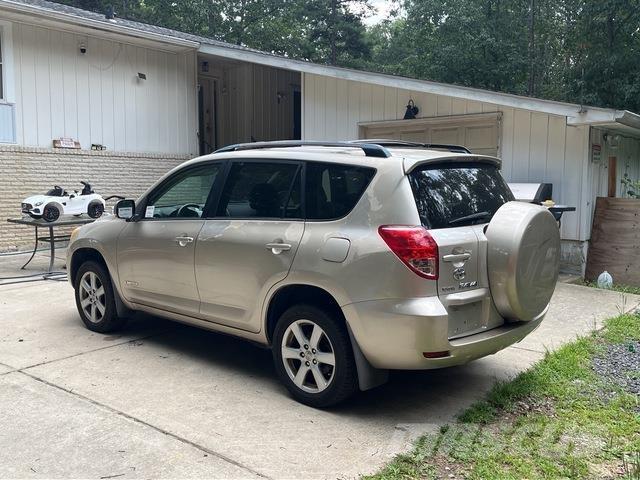 Toyota RAV4 Automóvel
