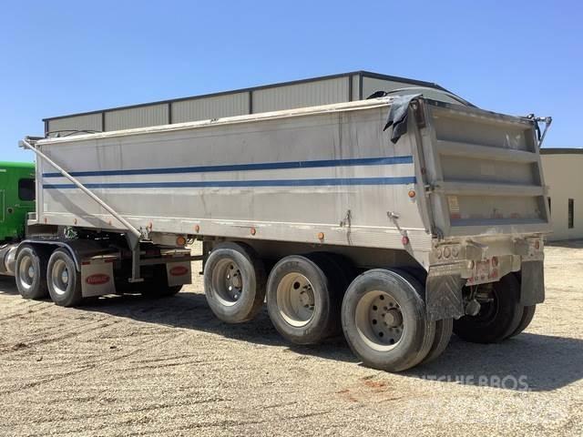 Travis S102 Reboques basculantes
