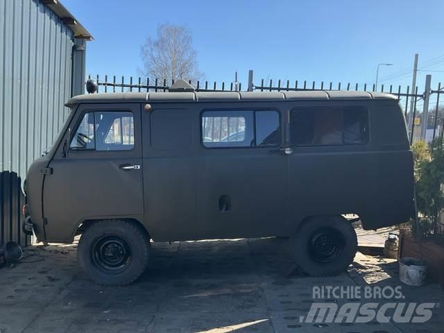  UAZ 452A3 Carrinhas de caixa fechada