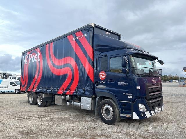 UD CD 25 360 Camiões caixa cortinas laterais