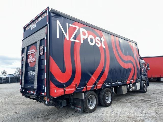 UD CD 25 360 Camiões caixa cortinas laterais