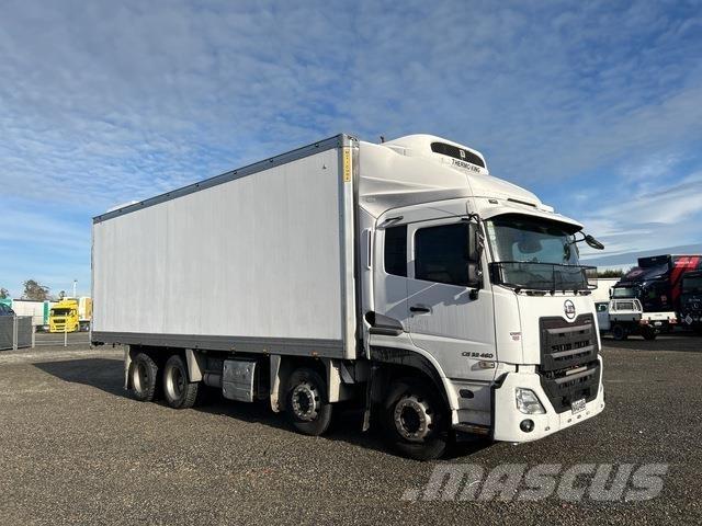 UD CG 32 460 Caminhões caixa temperatura controlada