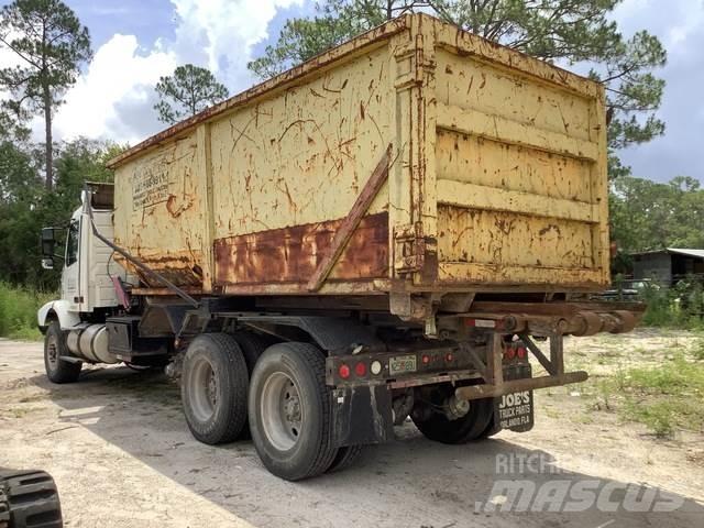 Volvo V12 Camiões multibenne