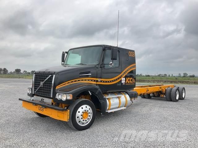 Volvo VHD64F Cabines e interior