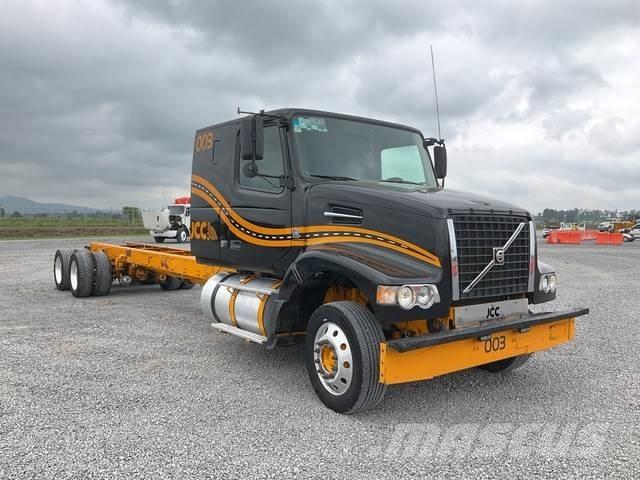 Volvo VHD64F Cabines e interior
