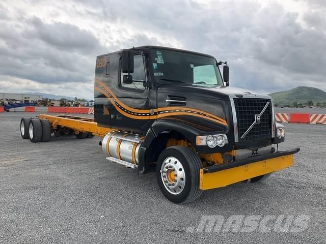Volvo VHD64F Cabines e interior