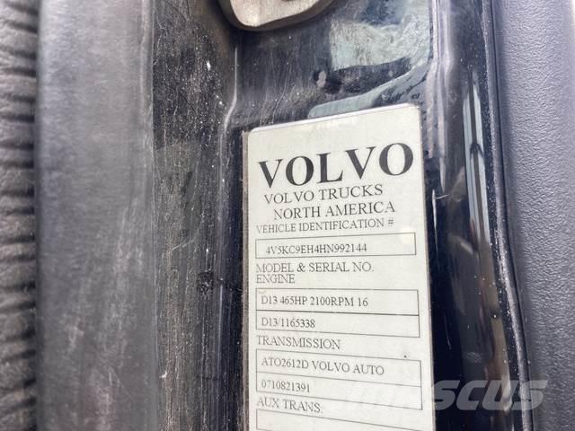 Volvo VHD64F Cabines e interior