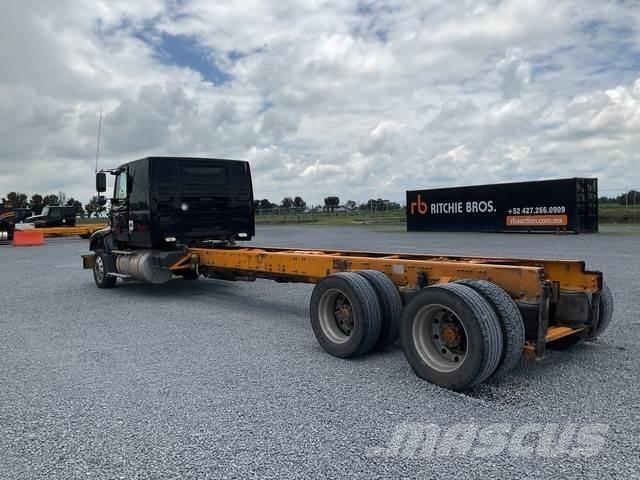 Volvo VHD64F Cabines e interior