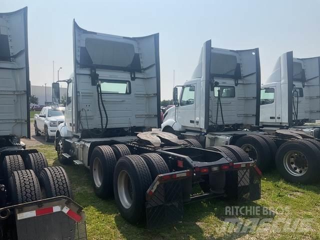Volvo VNL 300 Cavalos Mecânicos