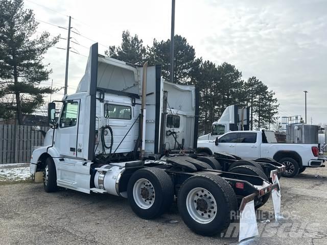 Volvo VNM Cavalos Mecânicos