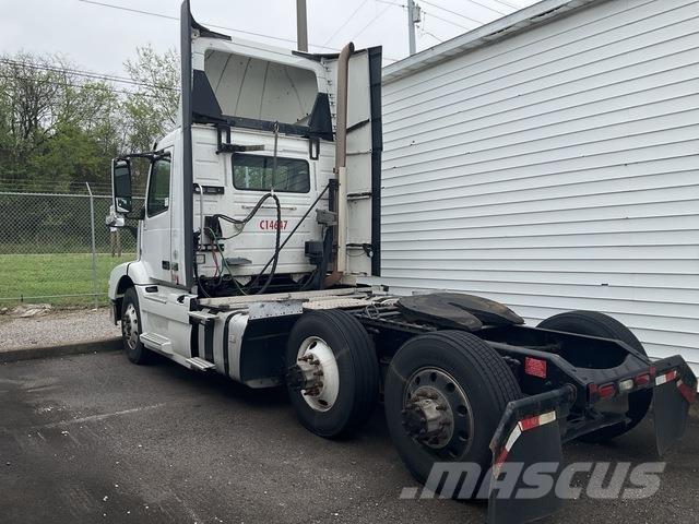 Volvo VNM Cavalos Mecânicos