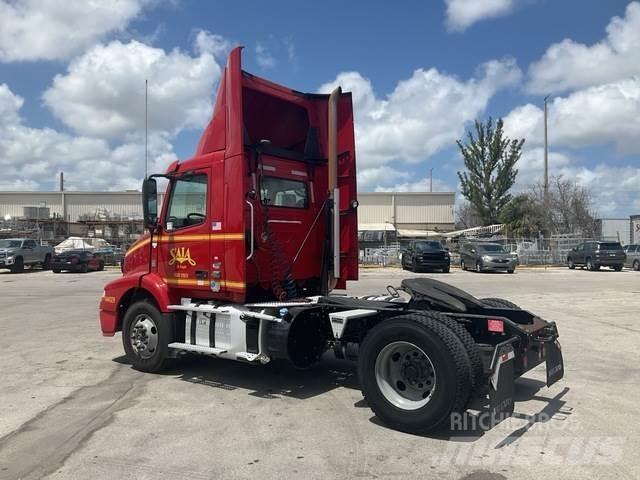 Volvo VNM Cavalos Mecânicos