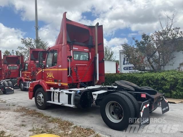 Volvo VNM Cavalos Mecânicos