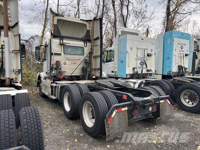 Volvo VNM Cavalos Mecânicos