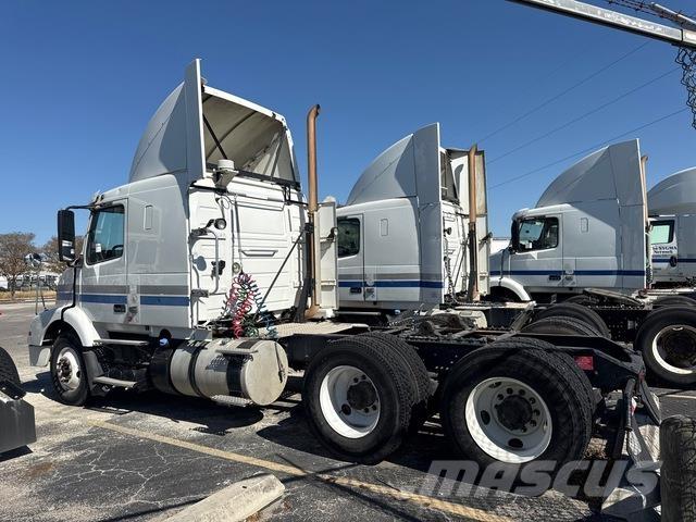 Volvo VNR64T Cavalos Mecânicos