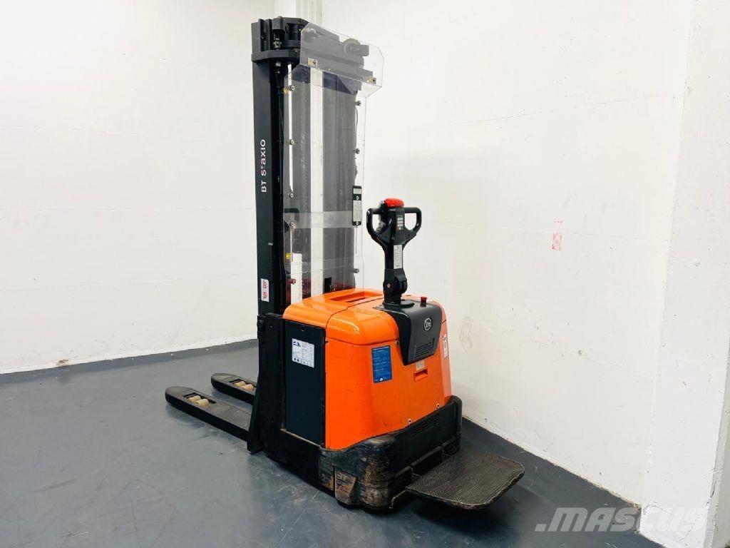 BT SPE160L Empilhador para operador externo