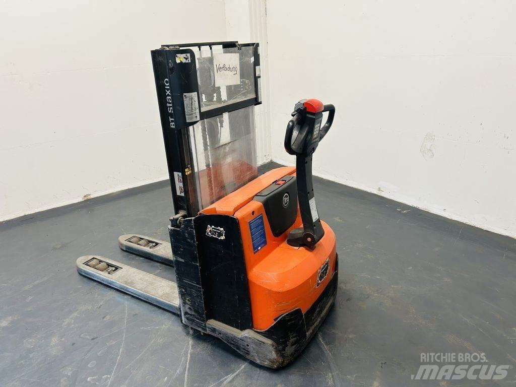 BT SWE200D Empilhador para operador externo