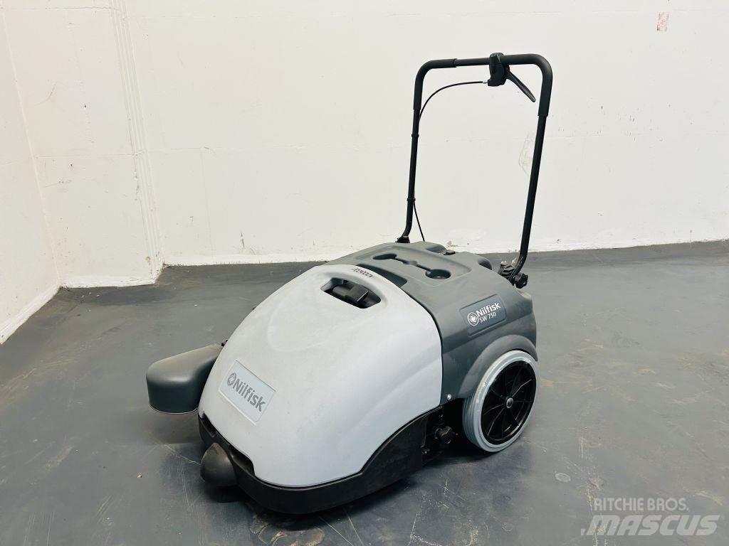 Nilfisk SW750 Varredoras