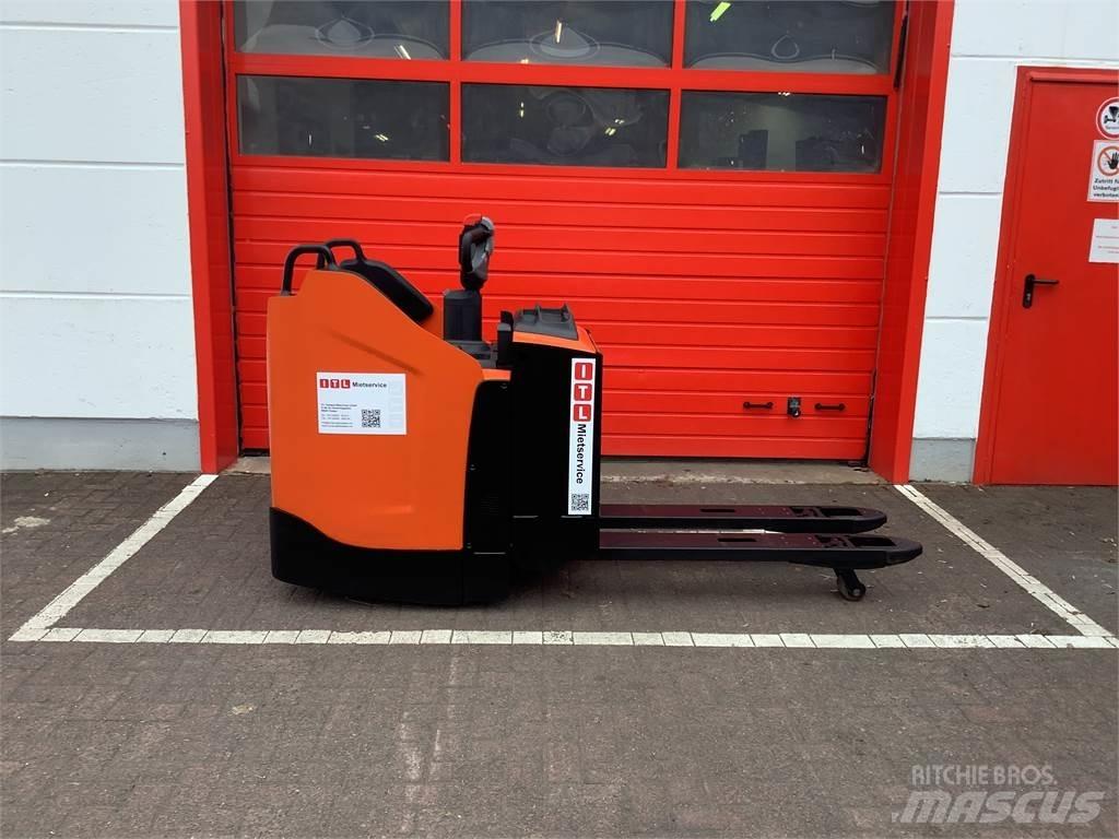 Toyota LPE200 Porta palettes