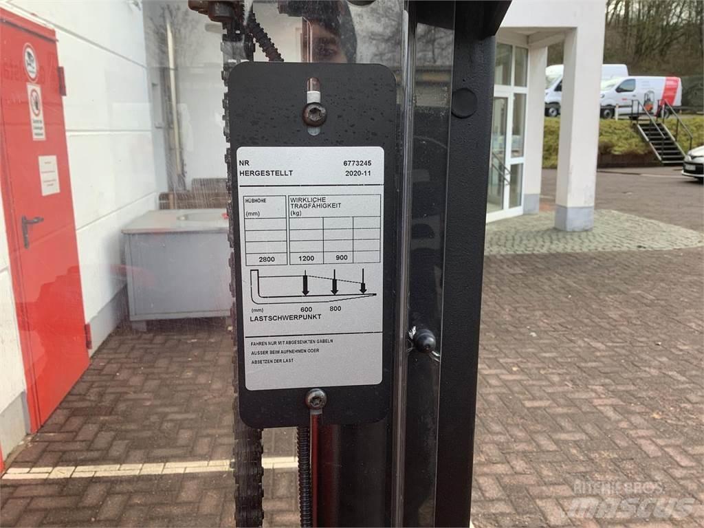 Toyota SPE120 Empilhador para operador externo