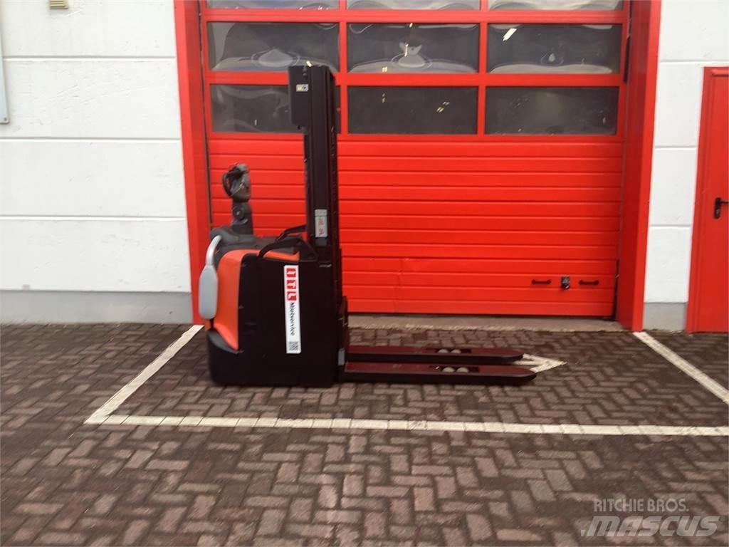 Toyota SPE120 Empilhador para operador externo